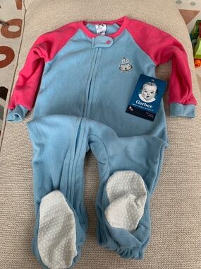 NWT Gerber set of two pajamas 12M